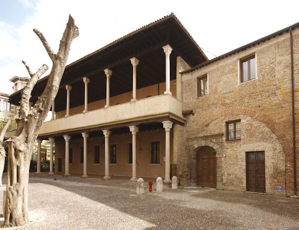 Loggia Reggia dei Carrarese